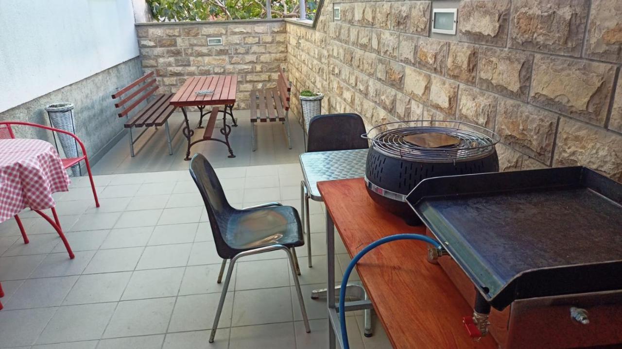 Apartments Mali Mate Tribunj (Sibenik-Knin) Exterior foto